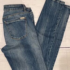 Women’s White House Black Market skinny leg jeans distressed size 2R